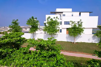 WATERFRONT COMMUNITY l LUXURY LIVING l FreeHold