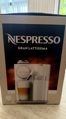 Nespresso Gran Lattissima Coffee Machine - Light Silver (Boxed)