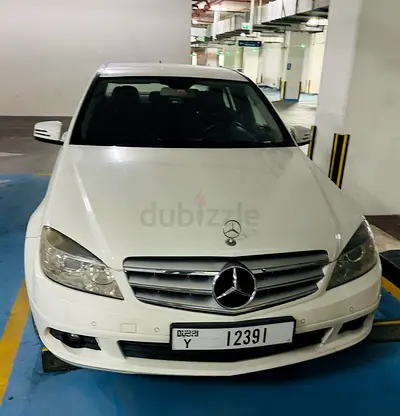 2011 Mercedes-Benz C-Class C200 Elegance GCC Specs 1.8cc