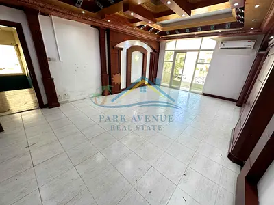 Huge Studio Modern Finishing