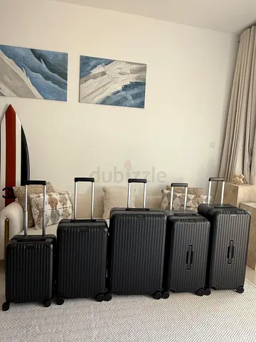 Essential Lightweight Suitcase | matte black set