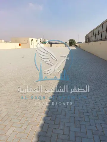 حوطة للإيجار في الصجعة | 20,000 قدم | كهرباء 45 كيلوواط | مكتب ومطبخ | فاير سيستم حديث