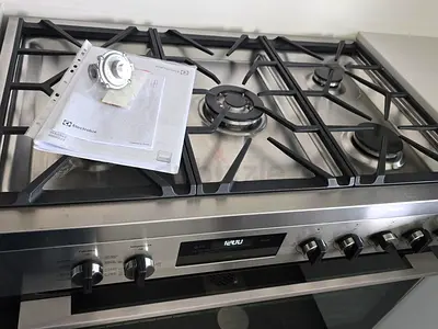 Electrolux Top Gas Oven electric 90cm