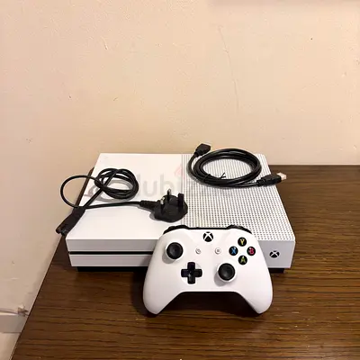 Xbox one S 1 tb with controller and some games