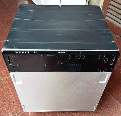 Smeg built-in dishwasher 2rick latest model very good condition