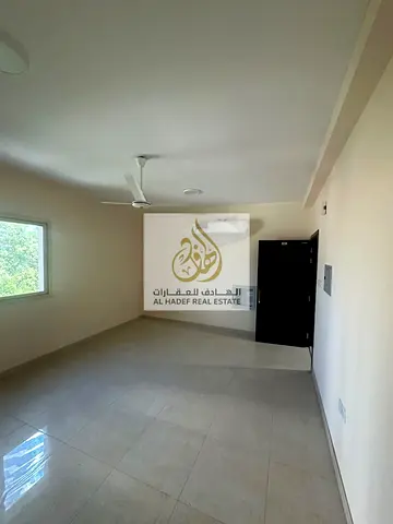 الايجارالسنوي عجمان منطقة ليوراره البستان جنب مركز ميديل ايست وسوق السمك البنايه عائلات  جديدة استوديو مطبخ منفصل1 حمام تكيف مركزي مطبخ منفصل مساحات ك