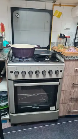 Cooking range with oven - good working condition