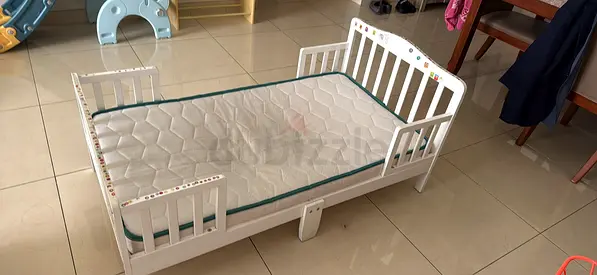Toddler bed