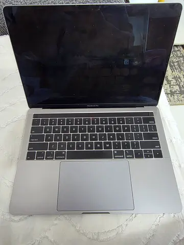 Macbook pro 2018 with touch bar 13.3 inch
