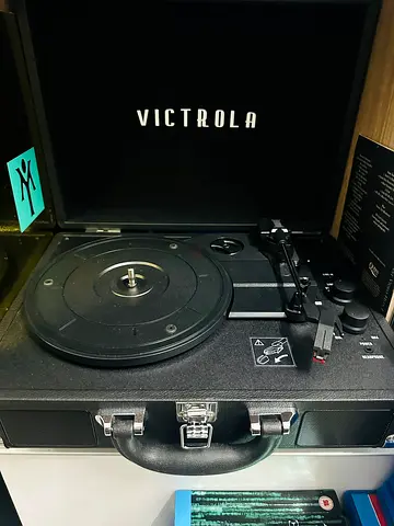 Vinyl player