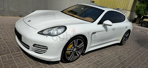 Urgent Sale! Full Original Paint Porsche Panamera Platinum Edition |GCC Specs |Excellent Condition