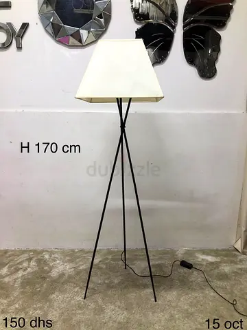 Modern black metal tripod floor lamp