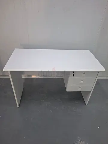 White L-shaped Office Desk with 3-Drawer Storage
