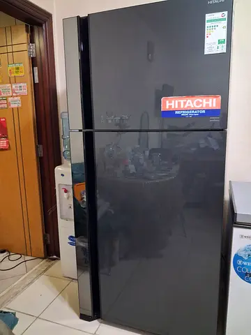 Hitachi Inverter Refrigerator (550L Net / 660L Gross) – Premium Glass Door Finish