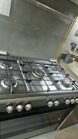 5-burner Gas Cooker with Oven - Good Working Condition