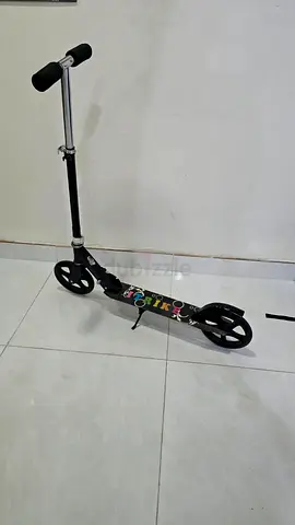 Two-wheel kick scooter for kids/adults - good condition