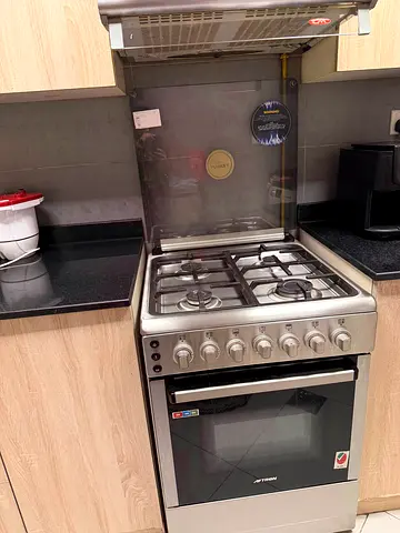 Aftron cooking range, with LPG gas pipe