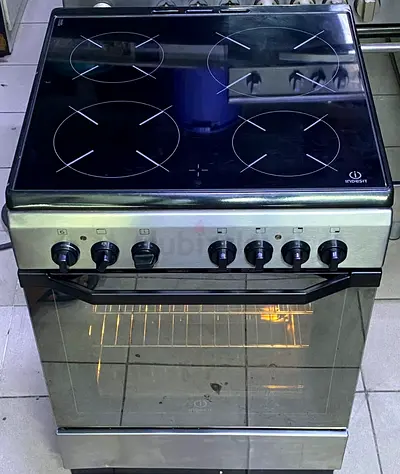 Indesit Electric Cooker with Ceramic Hob and Oven - Good Condition