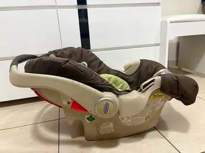 Graco SnugRide Infant Car Seat (rear-facing) up to 15Kg - good condition
