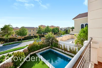 Exclusive | Luxury corner Villa | Furnished +Pool