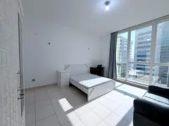 Premium Deluxe Regular Room furnished for professional executive