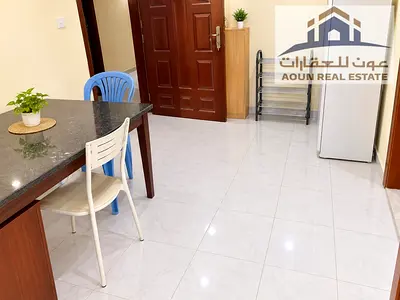 استوديو عصري مصمم بذكاء حيث تجتمع الأناقة مع الراحة