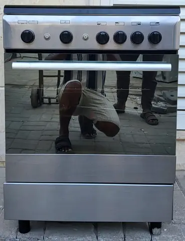ARISTON 60X60CM GAS COOKER WITH 4BURNERS AND PERFECT WORKING CONDITION