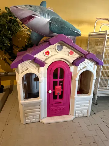 Little Tikes Playhouse - Pink & White Outdoor Kids House