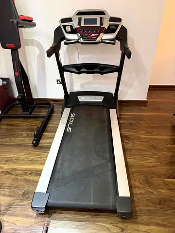 Sole treadmill