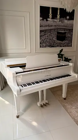 Yamaha G5B Grand Piano – White - Excellent condition