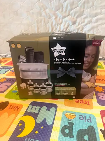 Tommee Tippee Closer to Nature Complete Feeding Set - New in Box
