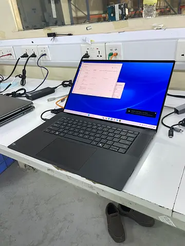 Dell Precision 5690 Workstation Intel® Core™ Ultra 7 156H vPro 64GBRAM LPDDR5x, 7467MTs 1TB SSD NV