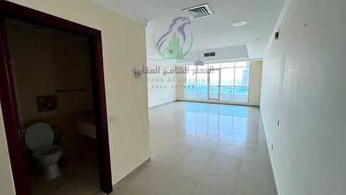 أجمل وأكبر ثلاث غرف وصالة مع تكييف مجاني تشطيب حديث مساحة واسعة مع باركن مجاني جيم مجاني غرفة خادمة وخزائن بلحائط