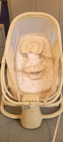 Electric baby bouncer