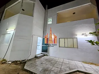 Like new luxury spacious 5 bedroom villa balcony hall Majlis Maid room parking 120k