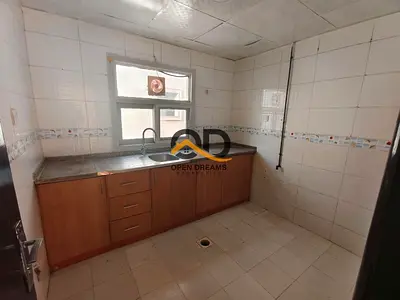 CLOSE TO SAFARI MALL FAMILY BUILDING 1BHK SEPLAT AC RENT ONLY 27K WITH BULCONEY PARIM LOCATION MUWAILIAH AREA