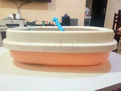 Cat litter box