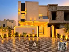 Villa for sale, located on a main road. The property consists of two floors and a roof, featuring 5 