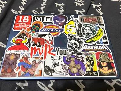 Macbook Neo (sticker-covered) - Excellent working condition