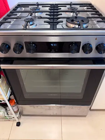 Stainless Steel 4-Burner Gas Cooker with Electric Oven - Excellent Condition
