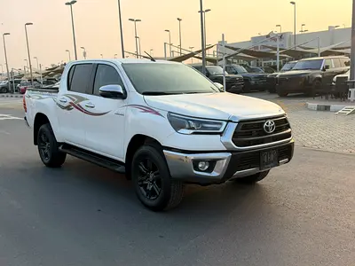 Toyota Hilux SR5 2026 GCC Specs