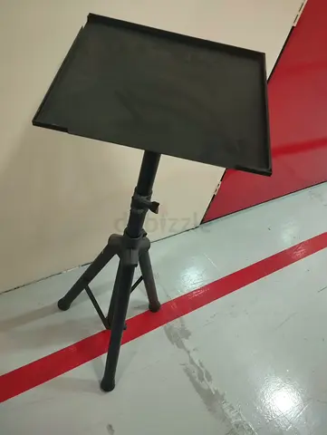 Adjustable tripod stand with flat tray - good working condition