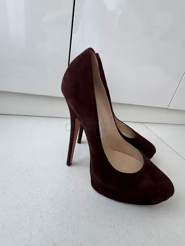 Jimmy Choo suede high heels. Authentic. Excellent condition, rare worn
