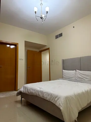 Monthly rent , Spacious room