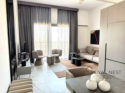 Big Layout | Mid Floor | Semi Closed Kitchen