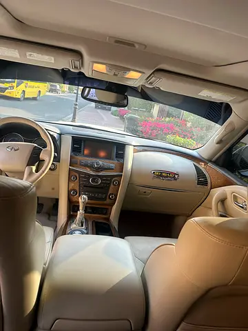 2014 Infiniti QX80 照片 2