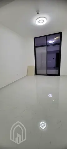 غرفتي نوم بإطلالة على المدينة | Equiti Home A | إمكانية الوصول إلى الشرفة