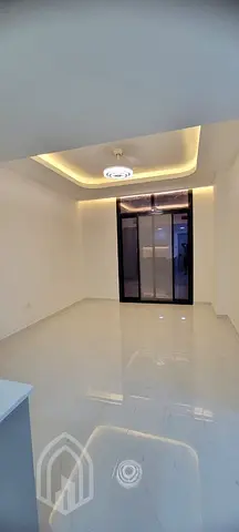 غرفتي نوم بإطلالة على المدينة | Equiti Home A | إمكانية الوصول إلى الشرفة