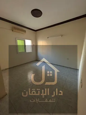 فرصة ذهبية للإيجار استديو منطقة النباعه موقع حيوي