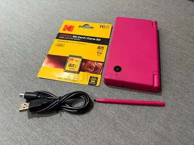 Nintendo DSi Pink 16GB | Modded